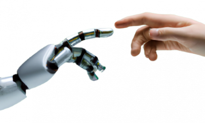 Roboterhand berührt Menschenhand, um Quizfragen zu generieren.